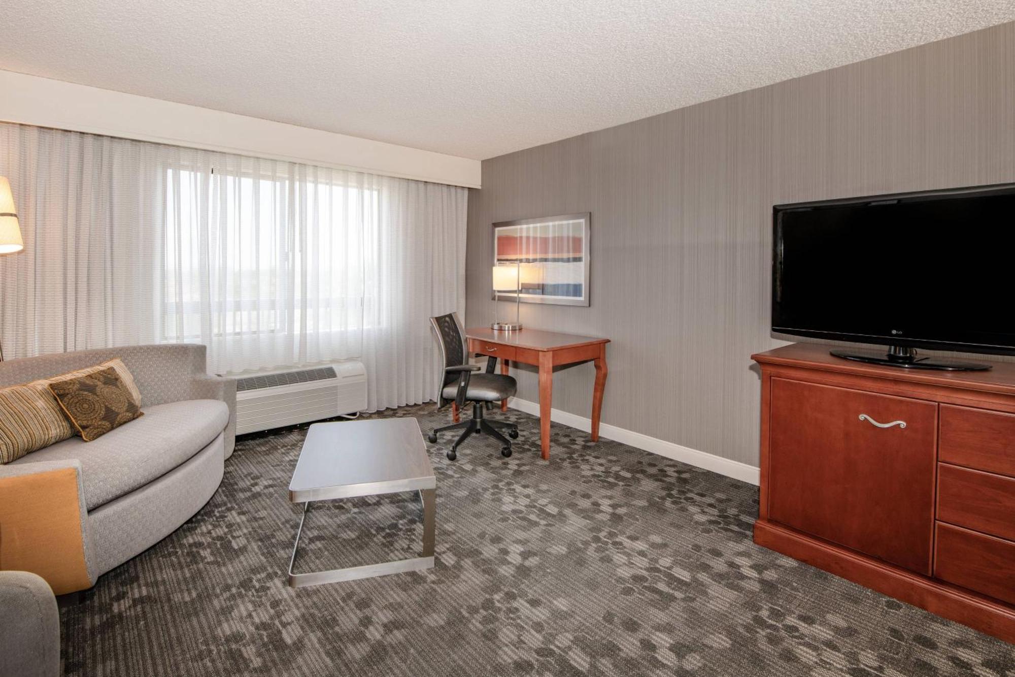 คอร์ตยาร์ด นวร์ก ซิลิคอน แวลเลย์ Hotel ภายนอก รูปภาพ